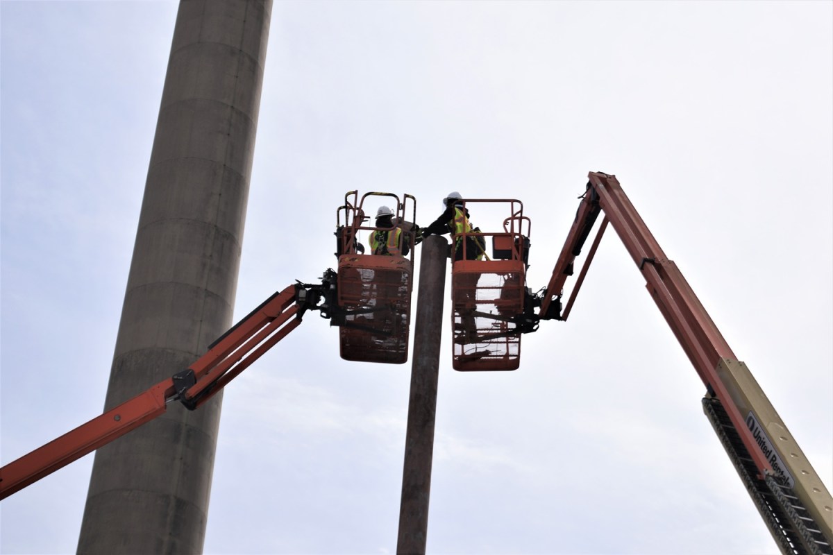 The demolition of Building 236-H at the Savannah River Site is part of ongoing efforts to address aging infrastructure by
modernizing and eliminating many of the Cold War-era facilities throughout the Tritium complex.