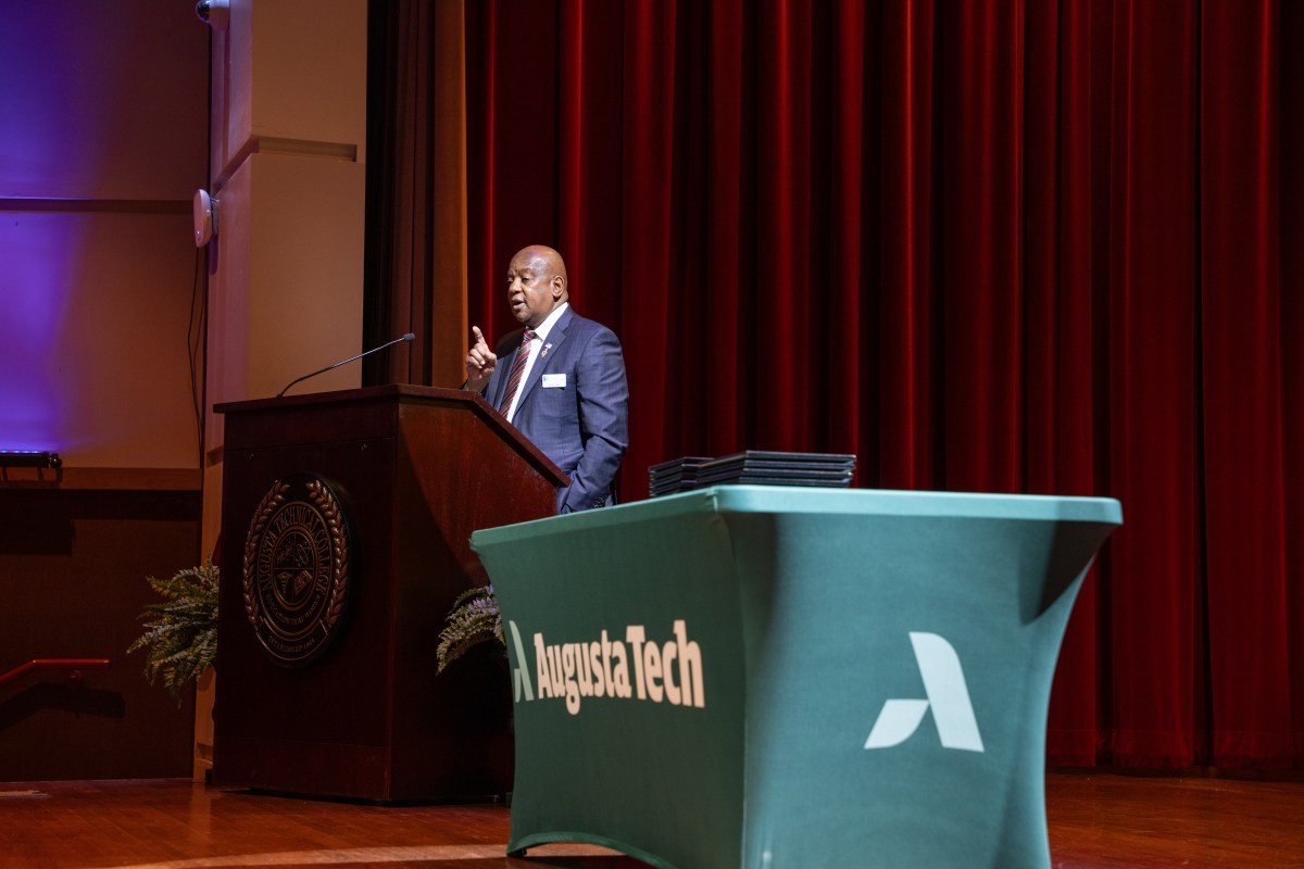 During the graduation ceremony, SRNS Senior Vice President NNSA Tritium Operations and Programs JC Epting offered words of wisdom and encouragement and welcomed the new operators to SRTE.
