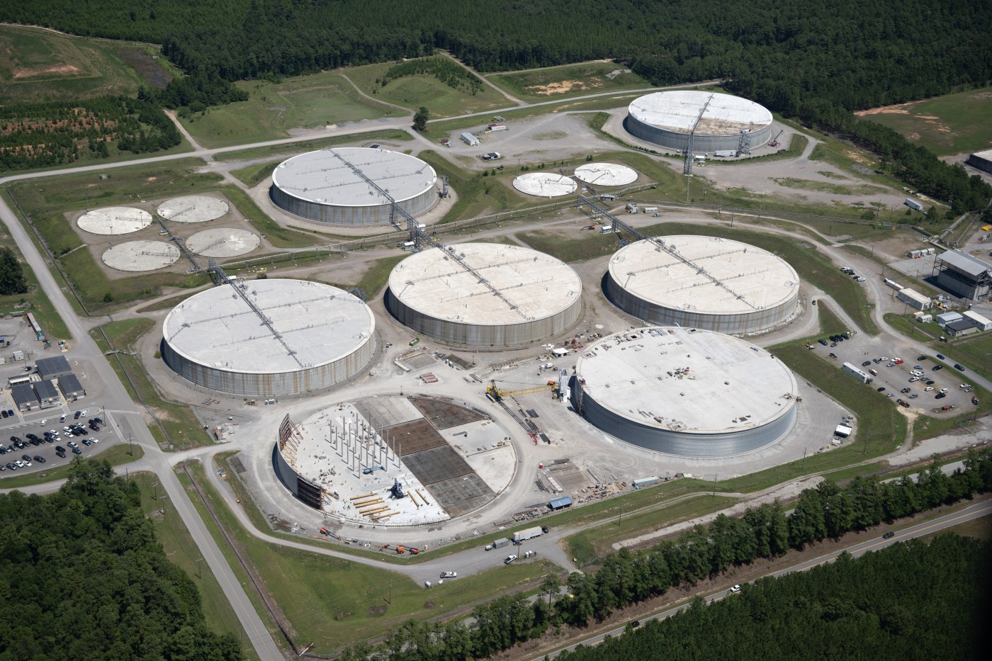 Crews Fill First Mega-Size Disposal Unit With Grout at Savannah River